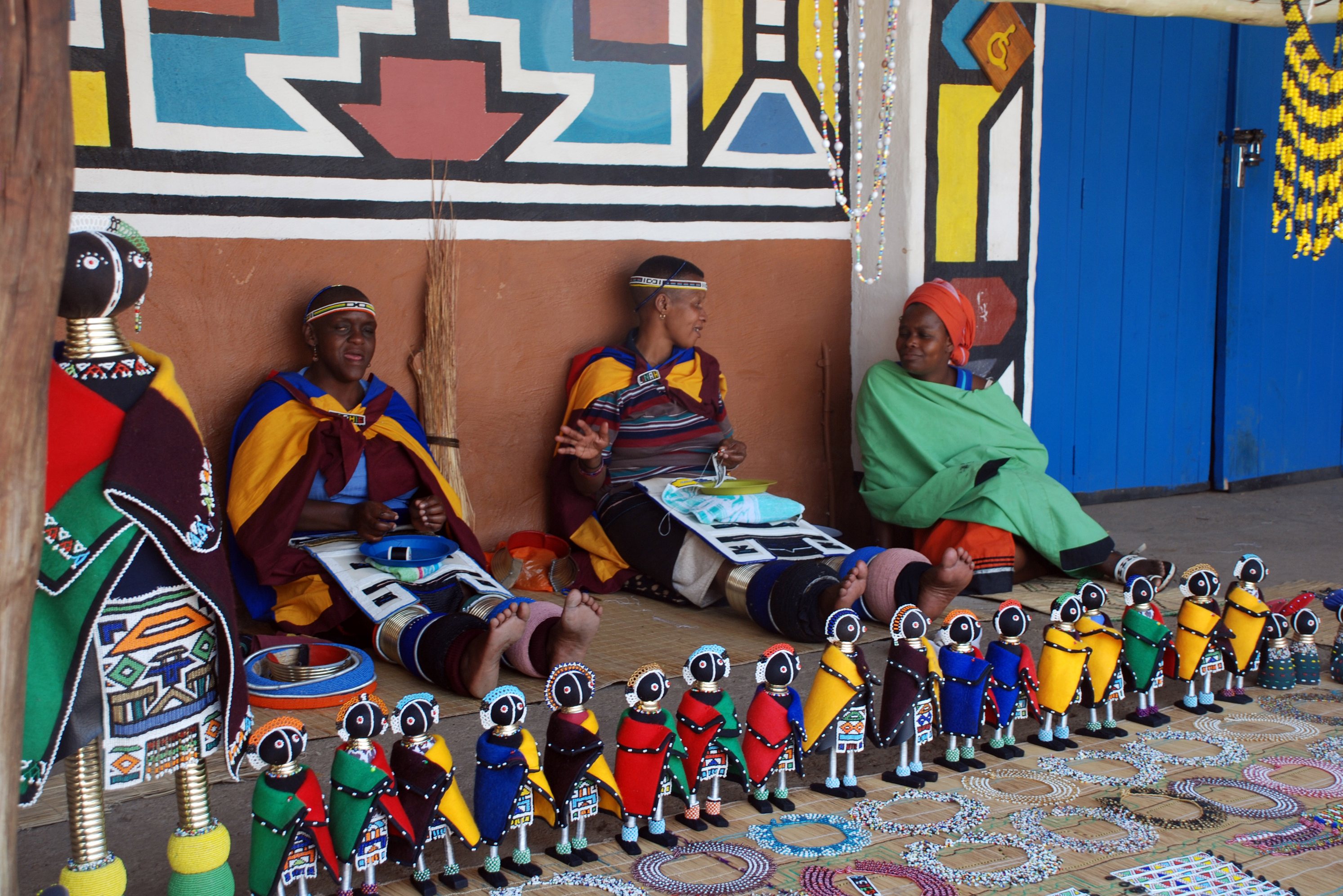 Ndebele in traditionele kleding Zuid-Afrika