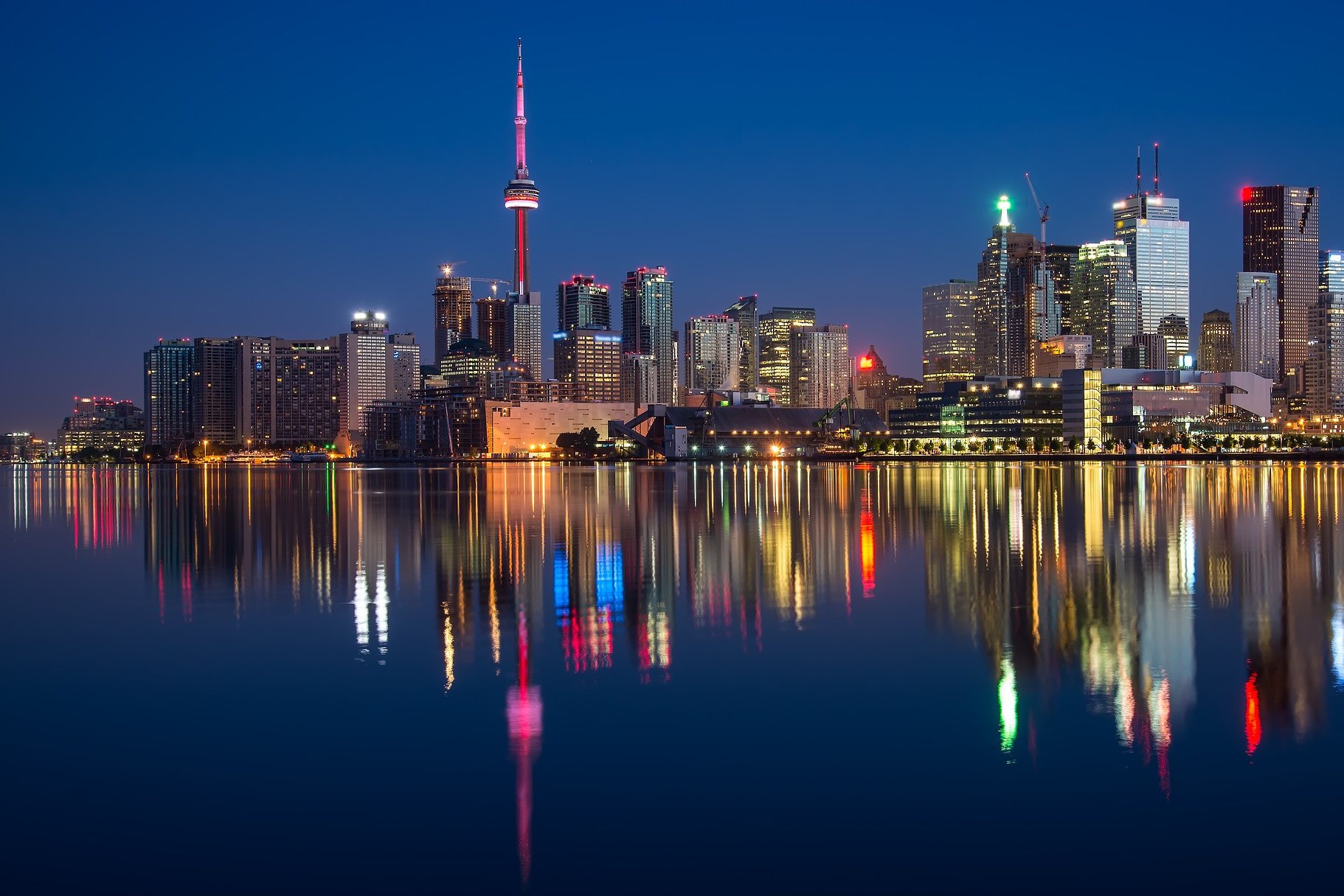 Toronto skyline met CN Tower