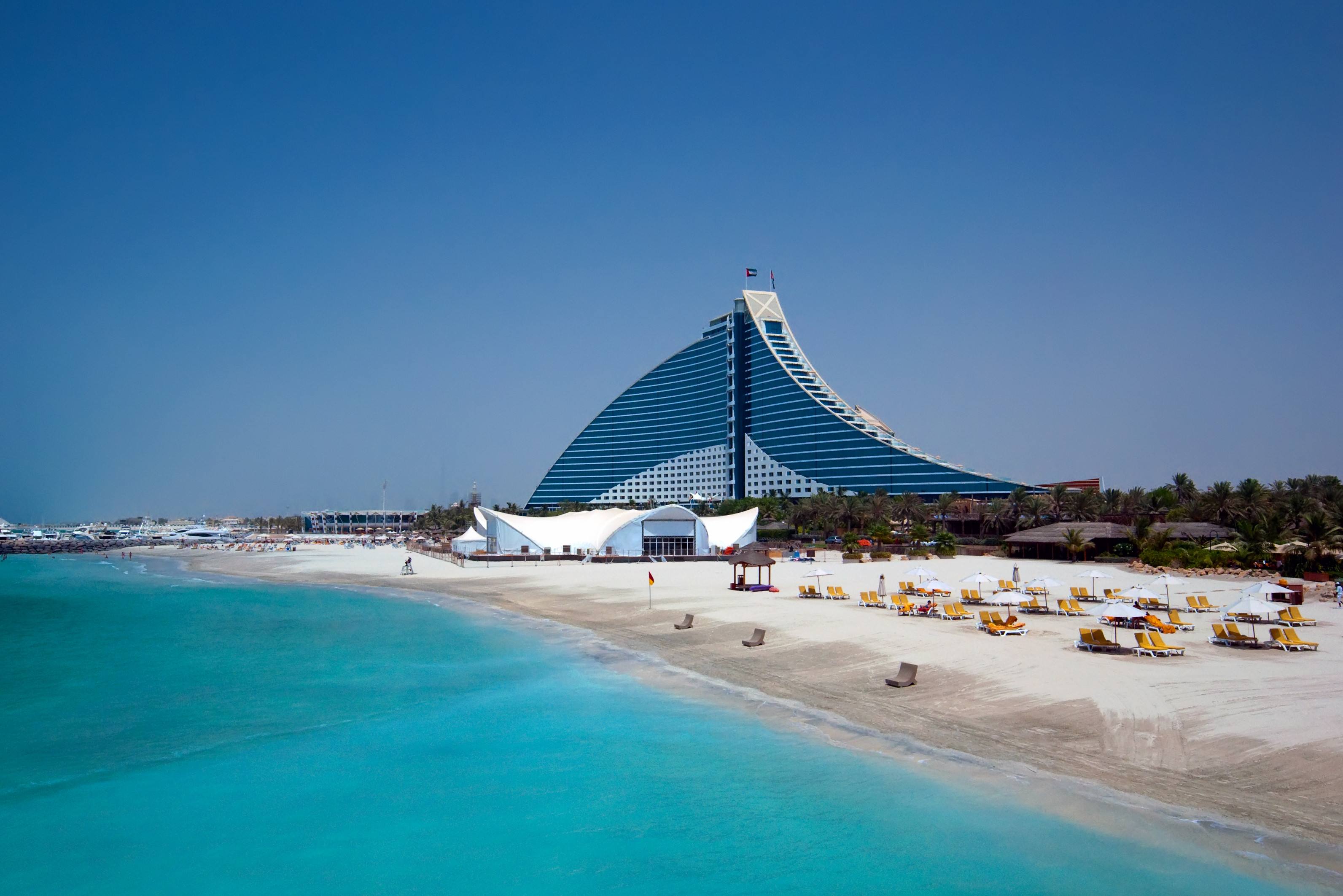 Dubai strand met Jumeirah Beach Resort