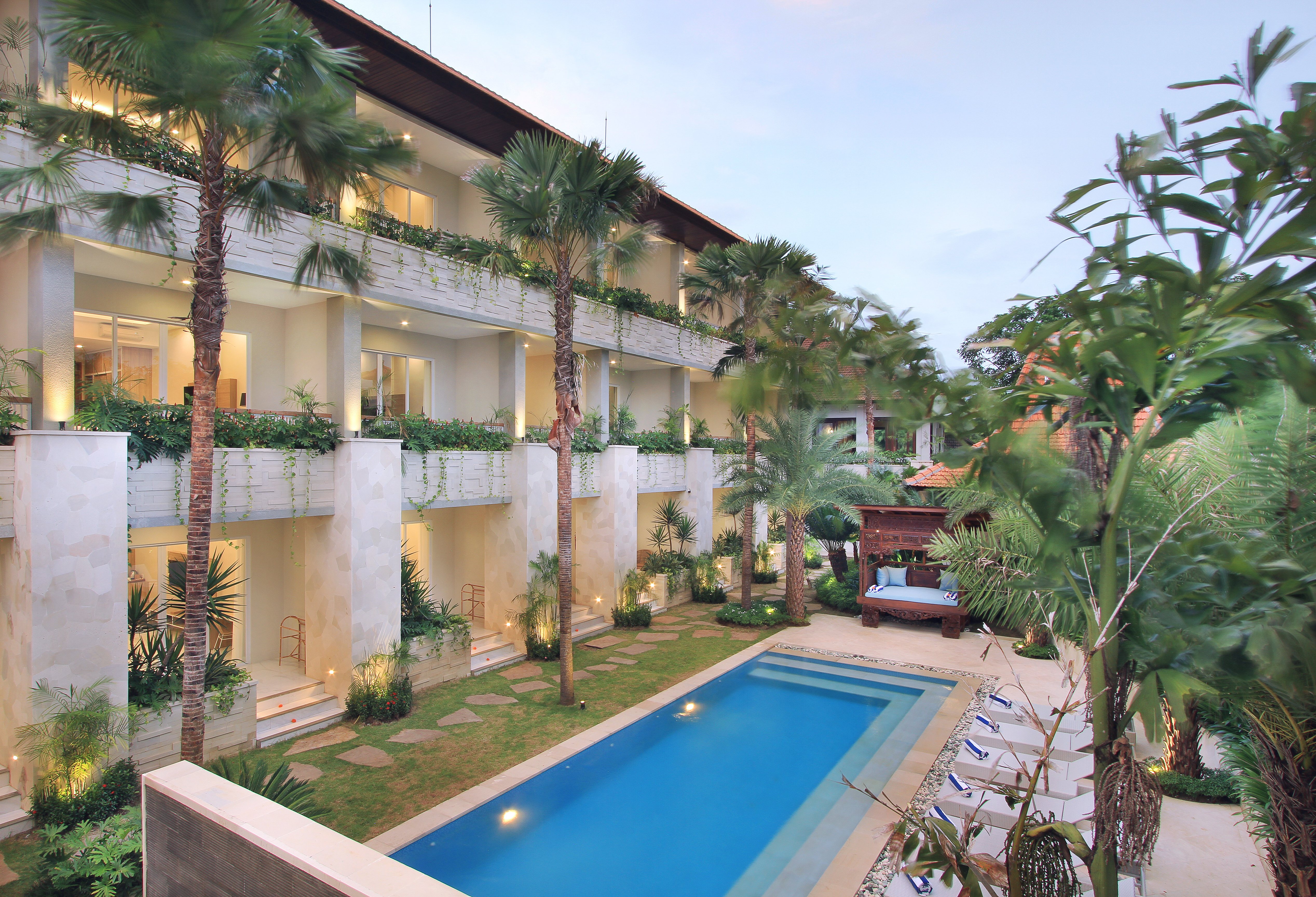 Zwembad in Tapa Tepi Kali Hotel in Indonesie Bali Canggu