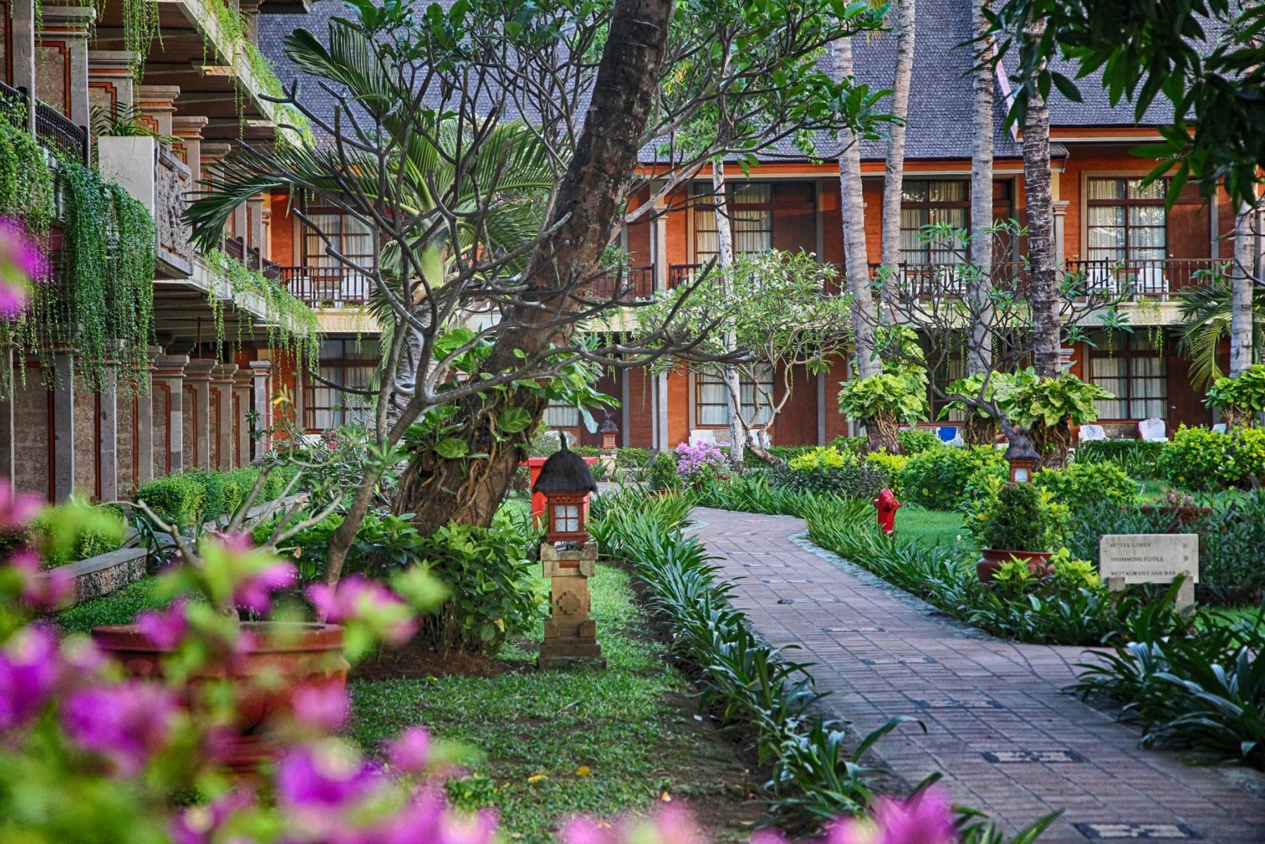 Tuin in legian jayakarta hotel in indonesie bali