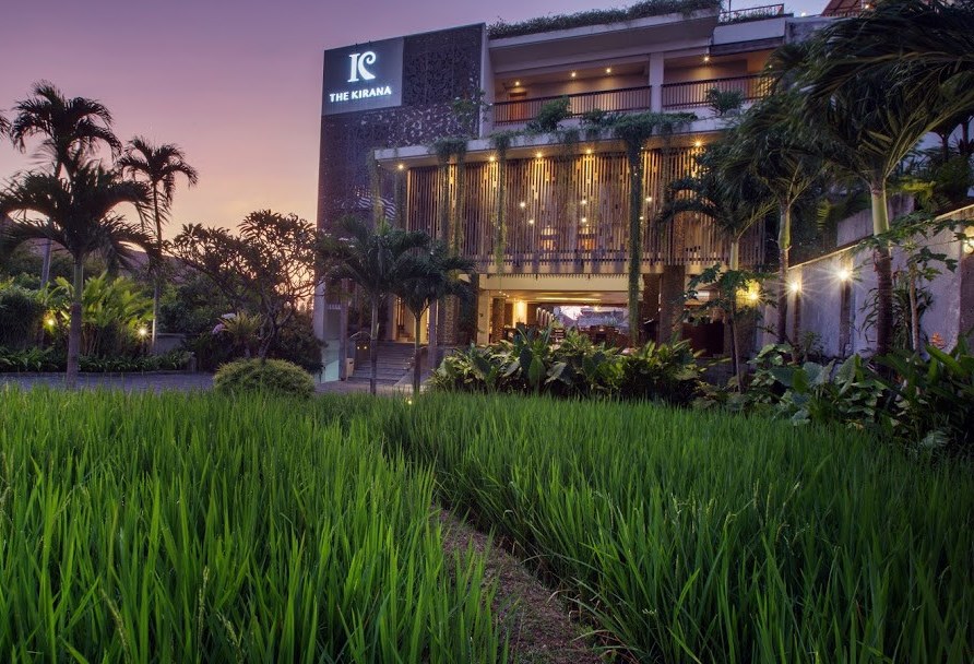 uitzicht kirana hotel op bali canggu beach