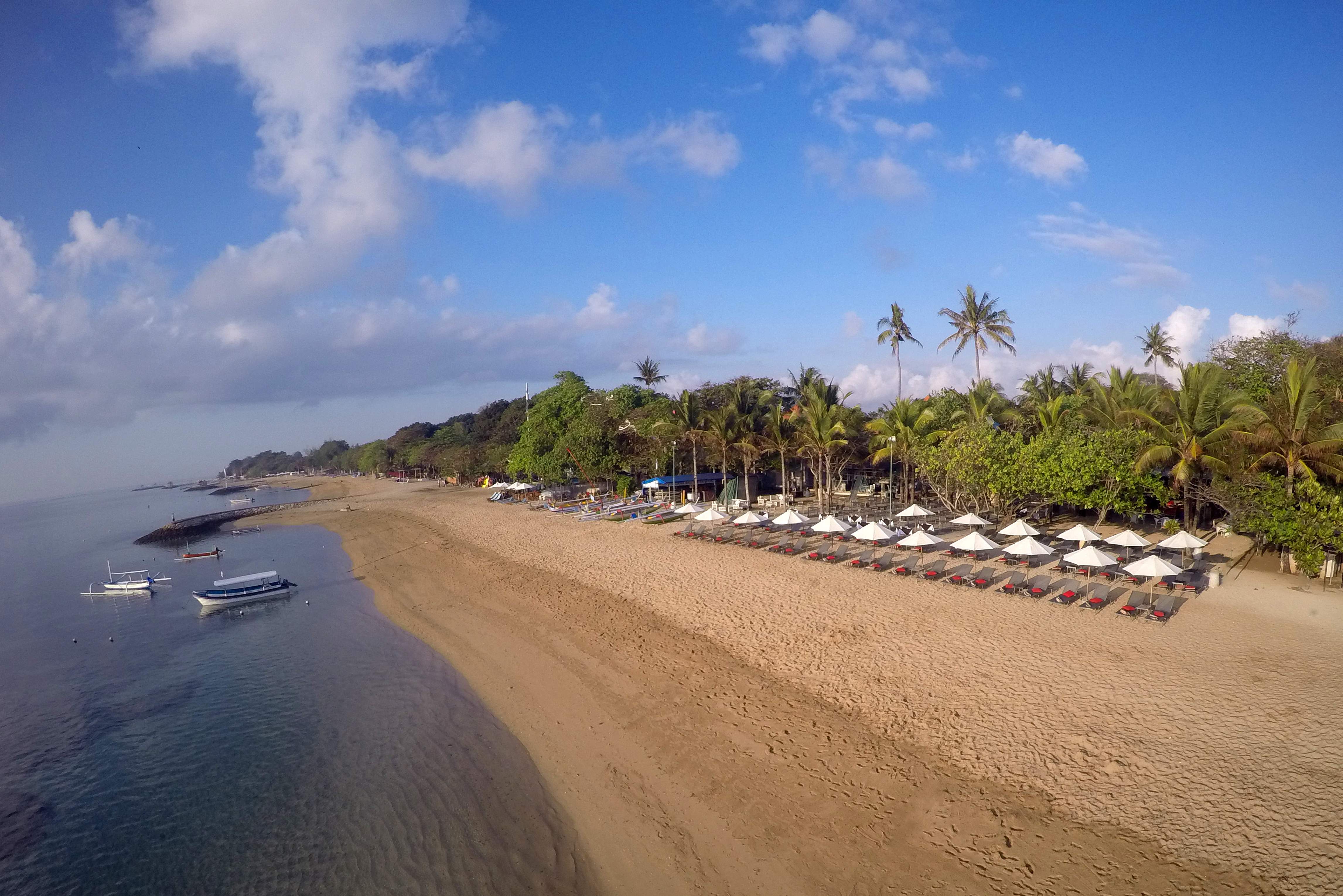 strand van Segara Village op Bali Sanur