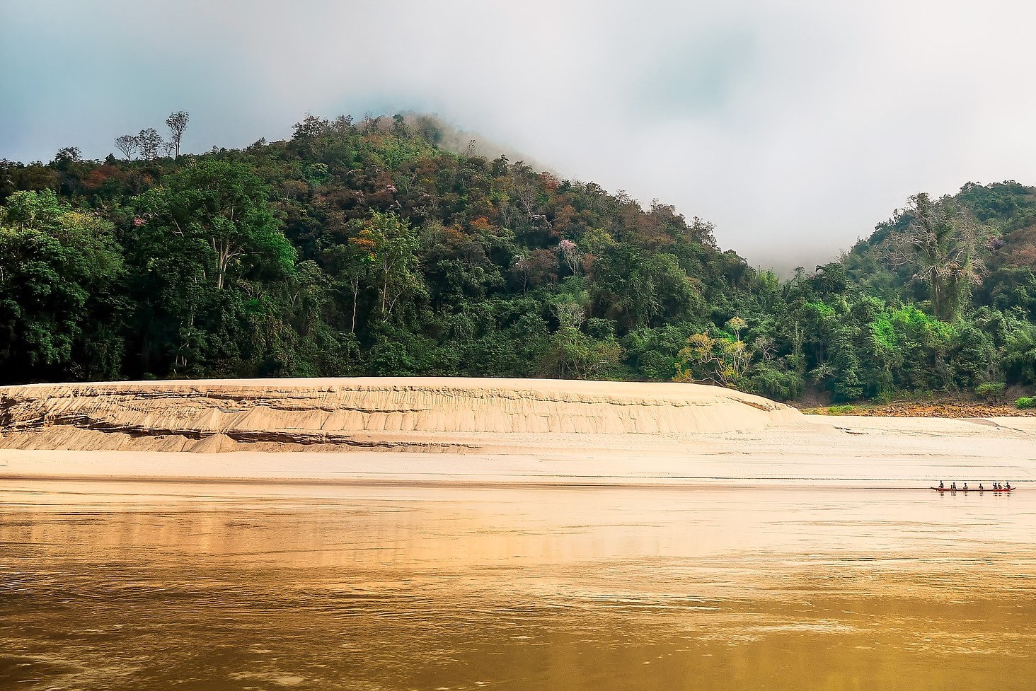 De Mekong Rivier tussen Thailand en Laos