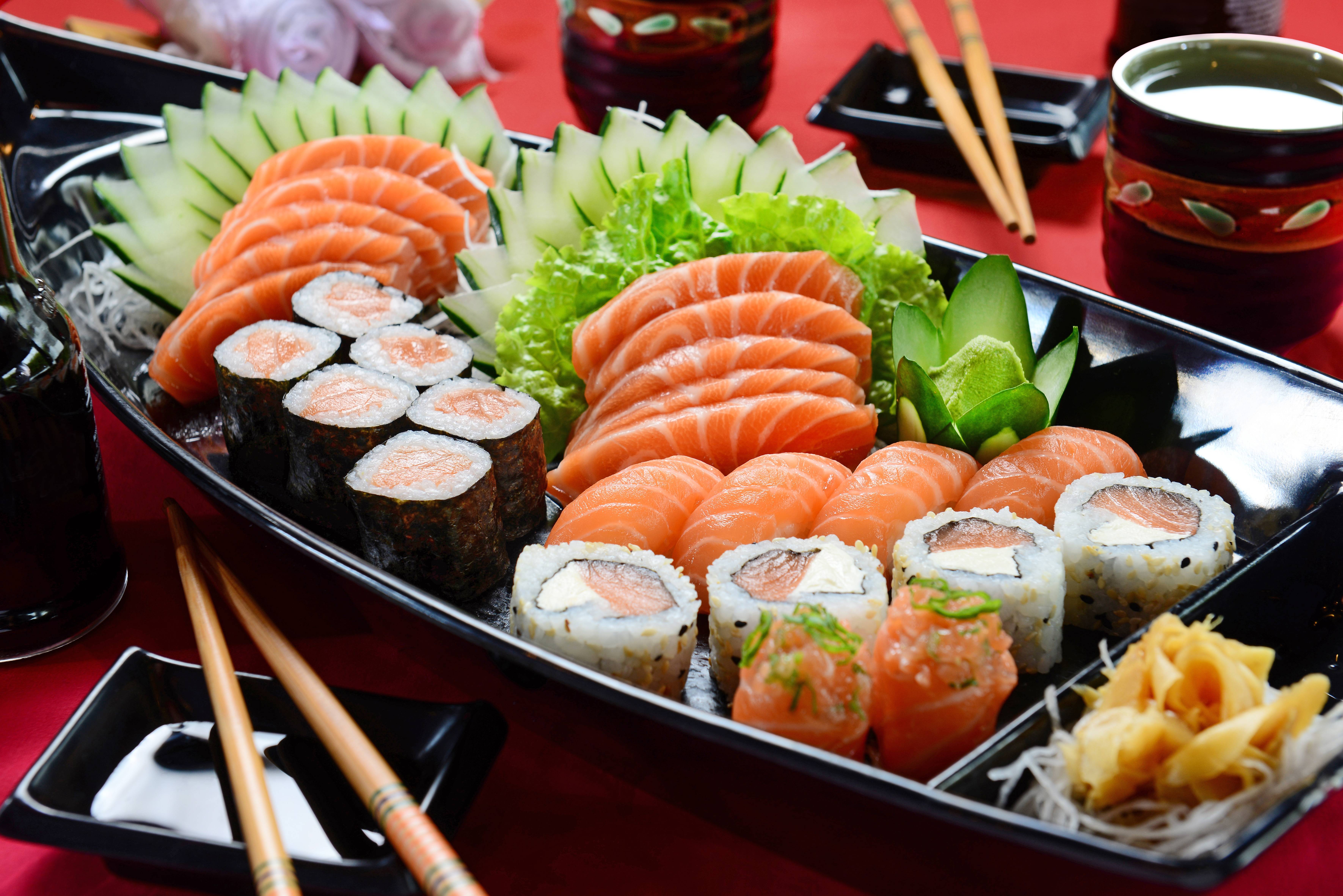 Sushi eten in Tokyo Japan
