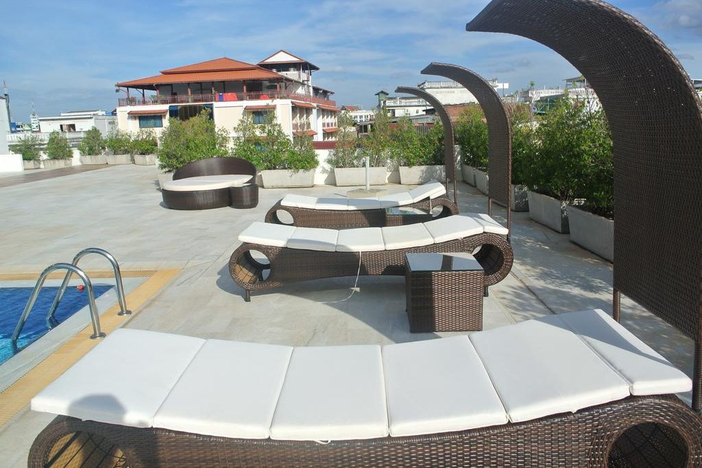 dakterras van lao plaza hotel in laos vientiane