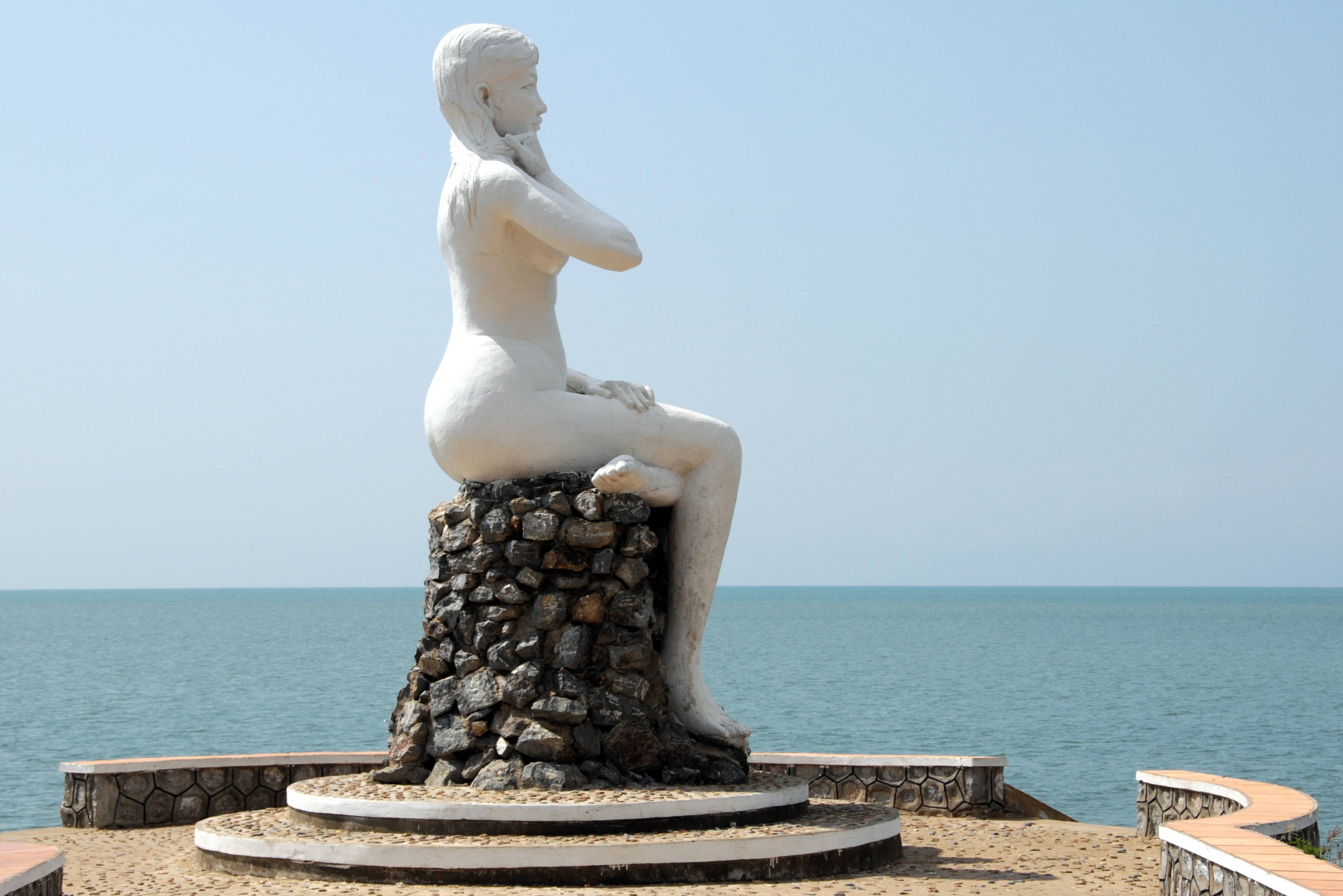 Beeld aan de kust van Kep in Cambodja