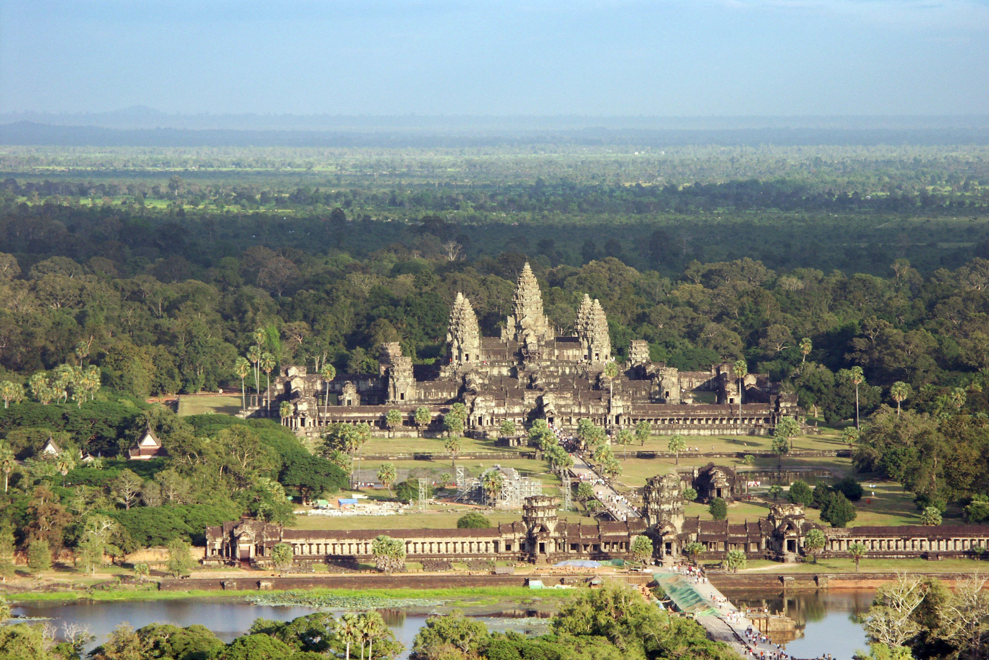 Angkor Wat vanuit de lucht gezien in het Angkor tempelcomplex in Cambodja