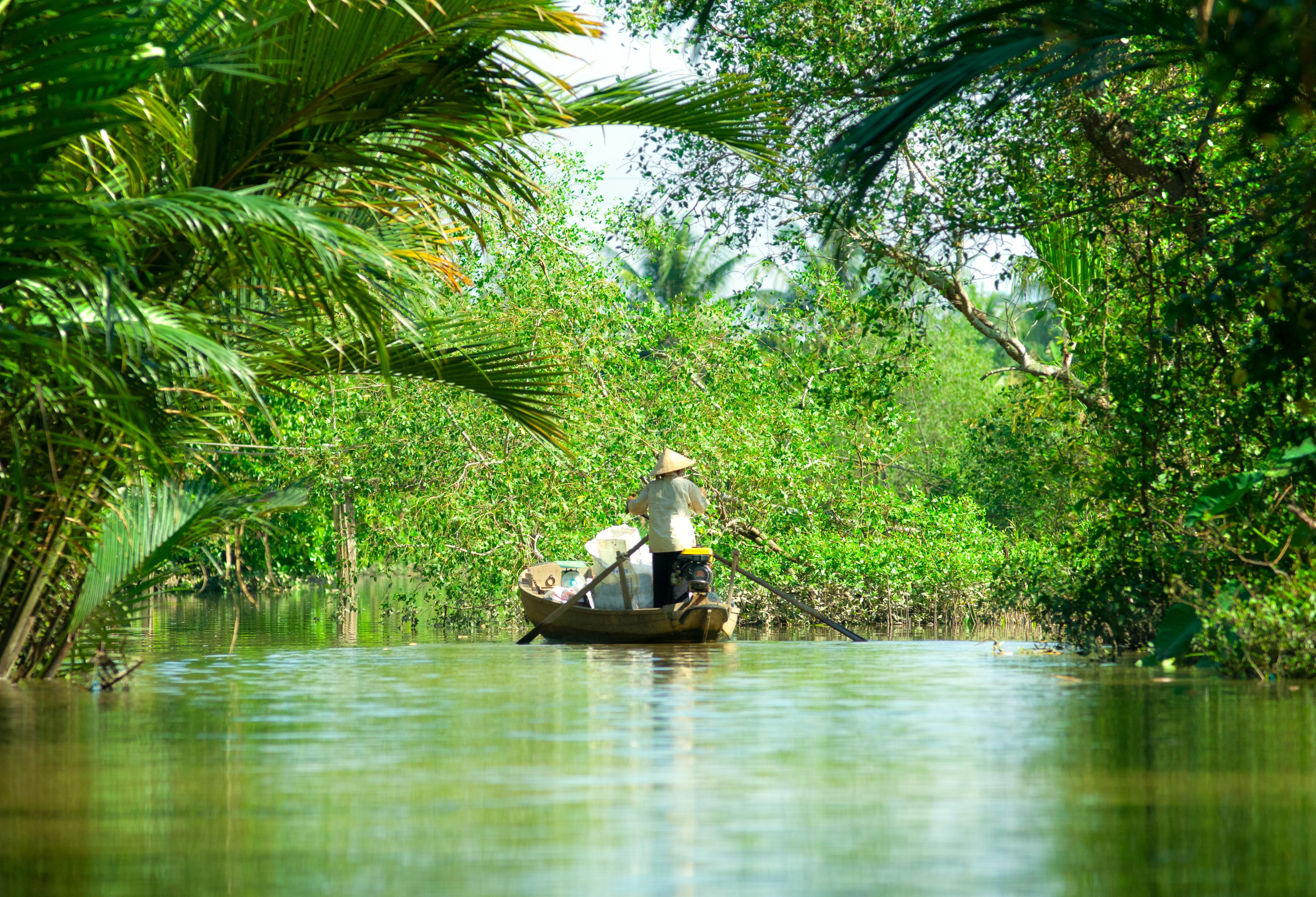 Varen op de kanaaltjes in de Mekong Delta in Vietnam