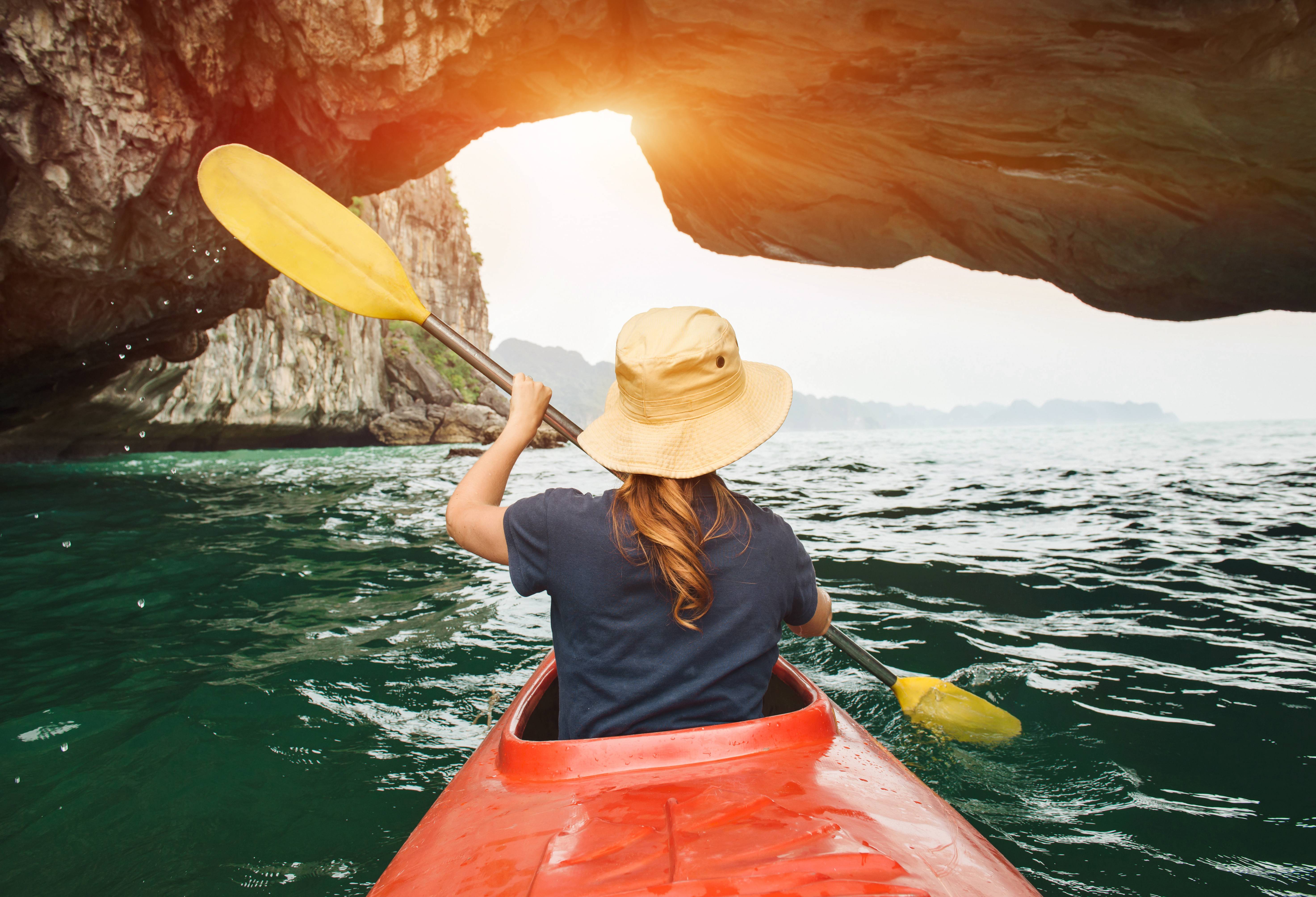 Kajakken in Halong Bay in Vietnam