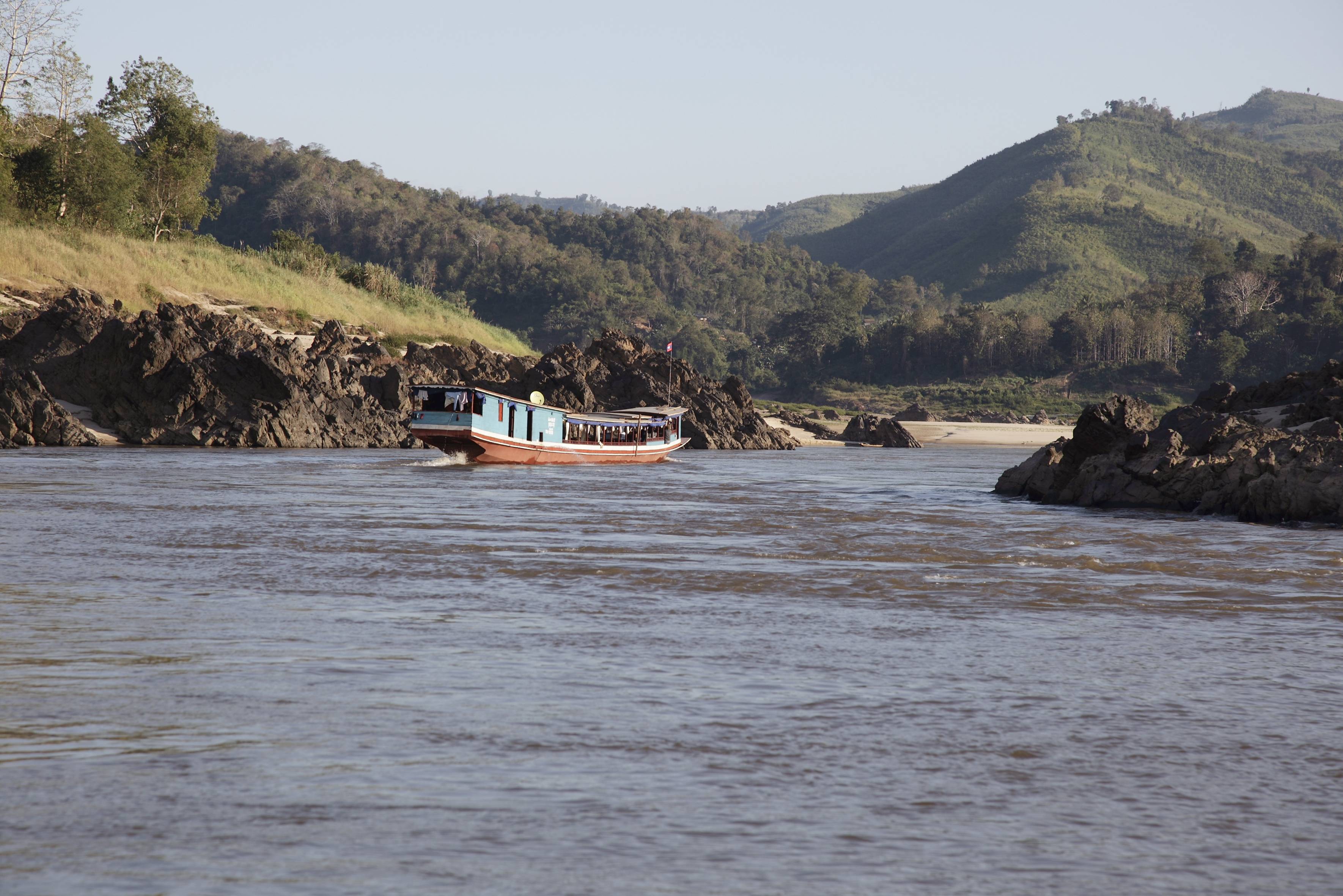 Varen over de Mekong rivier in Laos