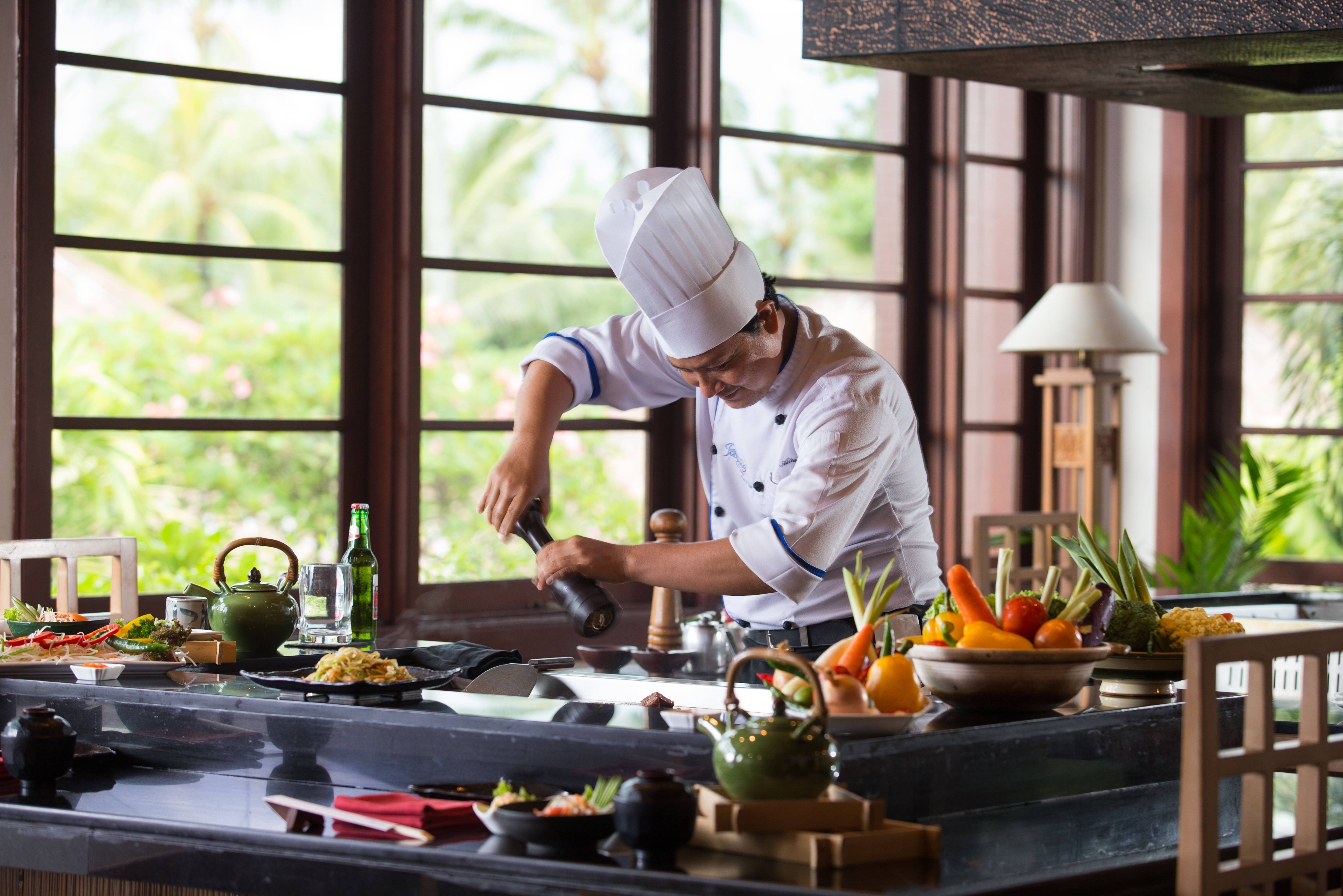 chef van the patra bali resort en villa op bali kuta