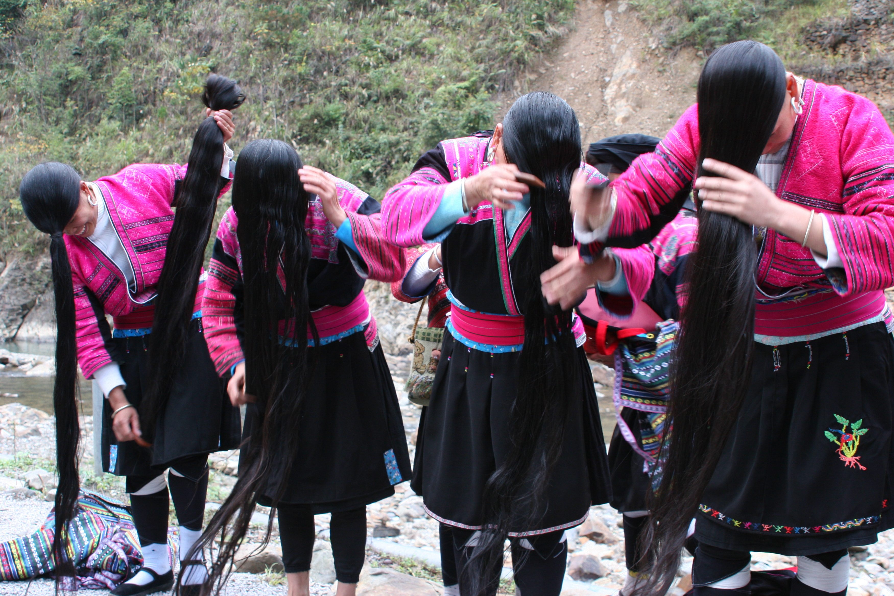 De lange haren van de Yao vrouwen in Pingan
