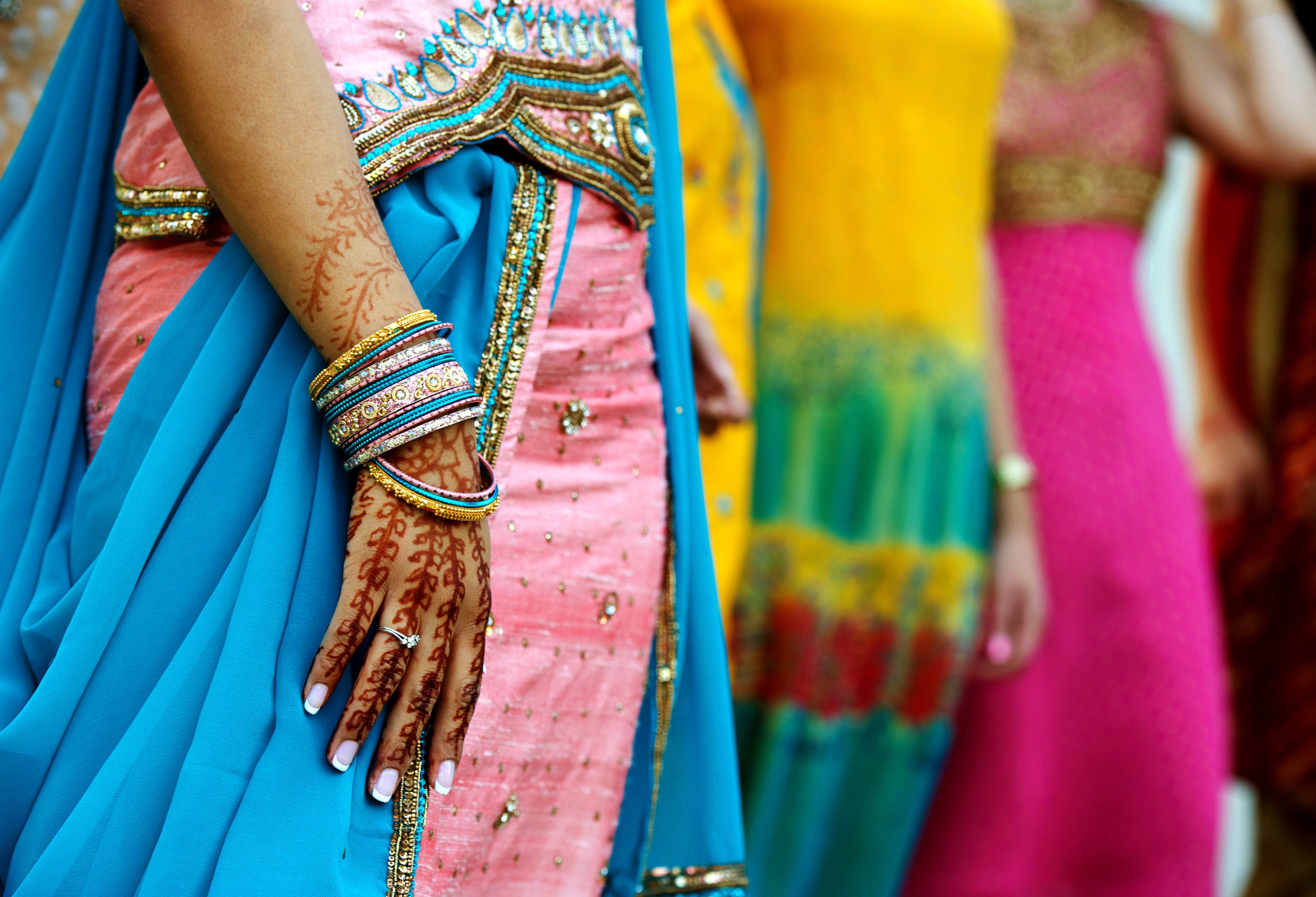 Gekleurde sari's in Sri Lanka