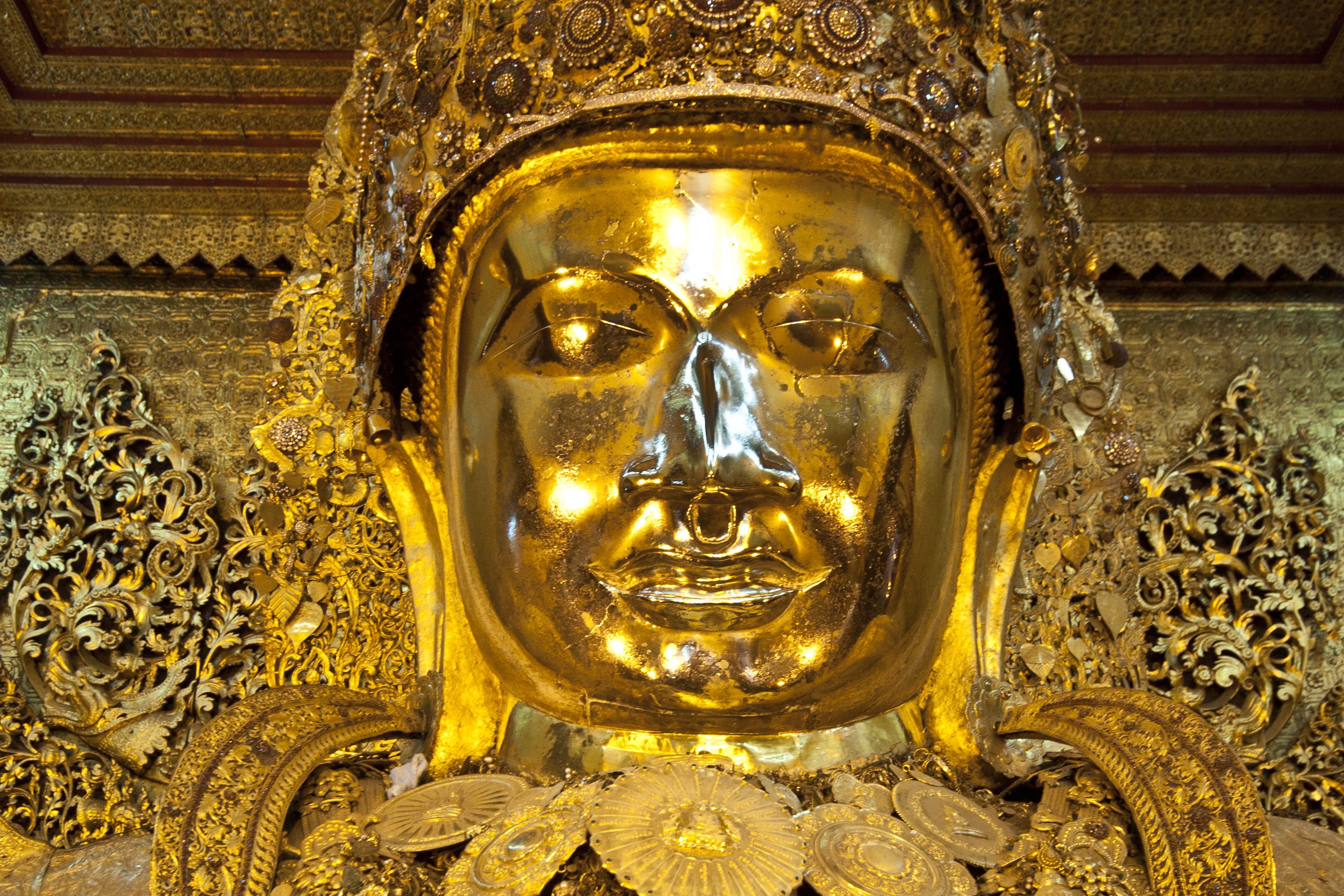 Mahamuni boeddhabeeld in Mandalay