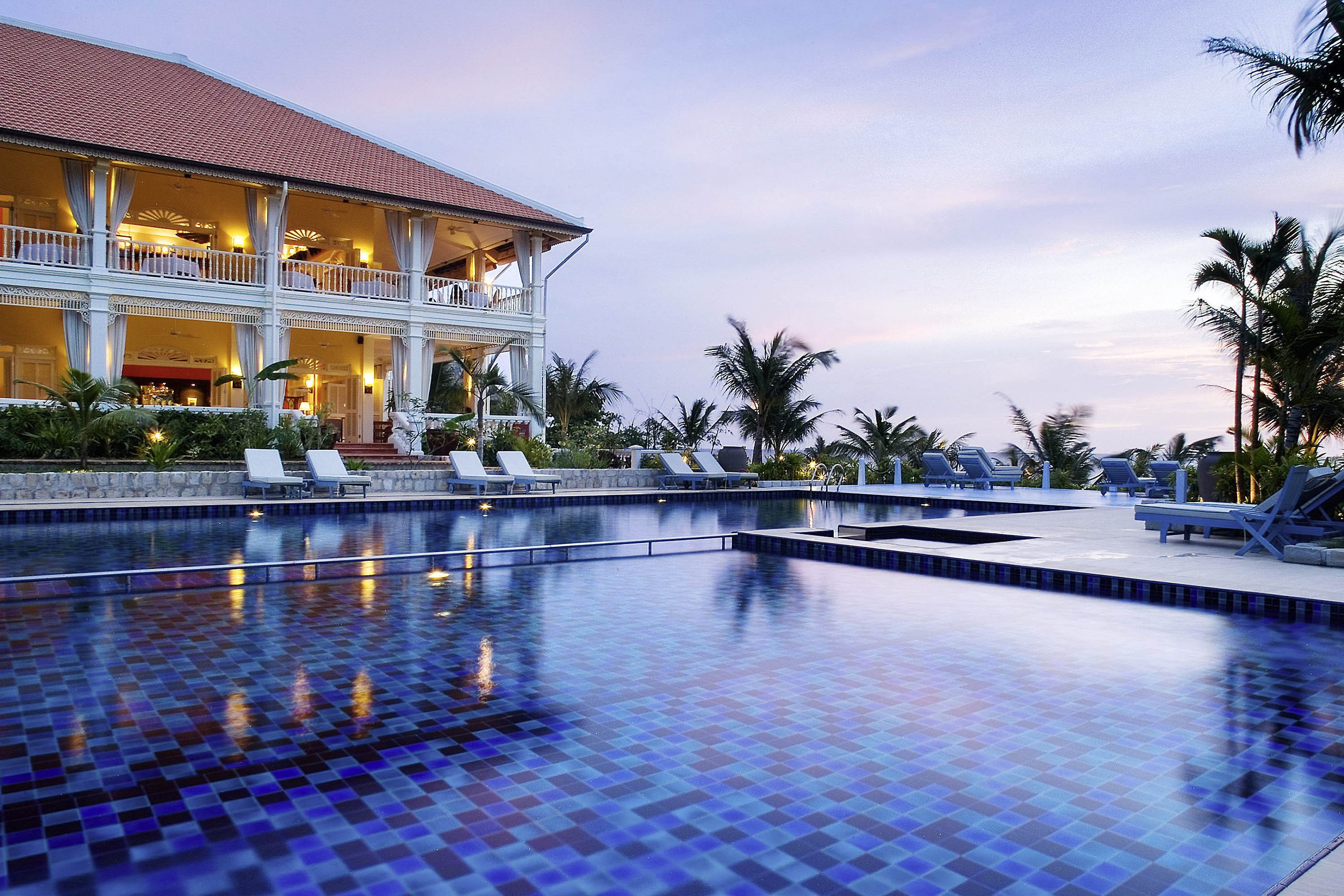 Het zwembad van het La Veranda Resort op het eiland Phu Quoc in Vietnam