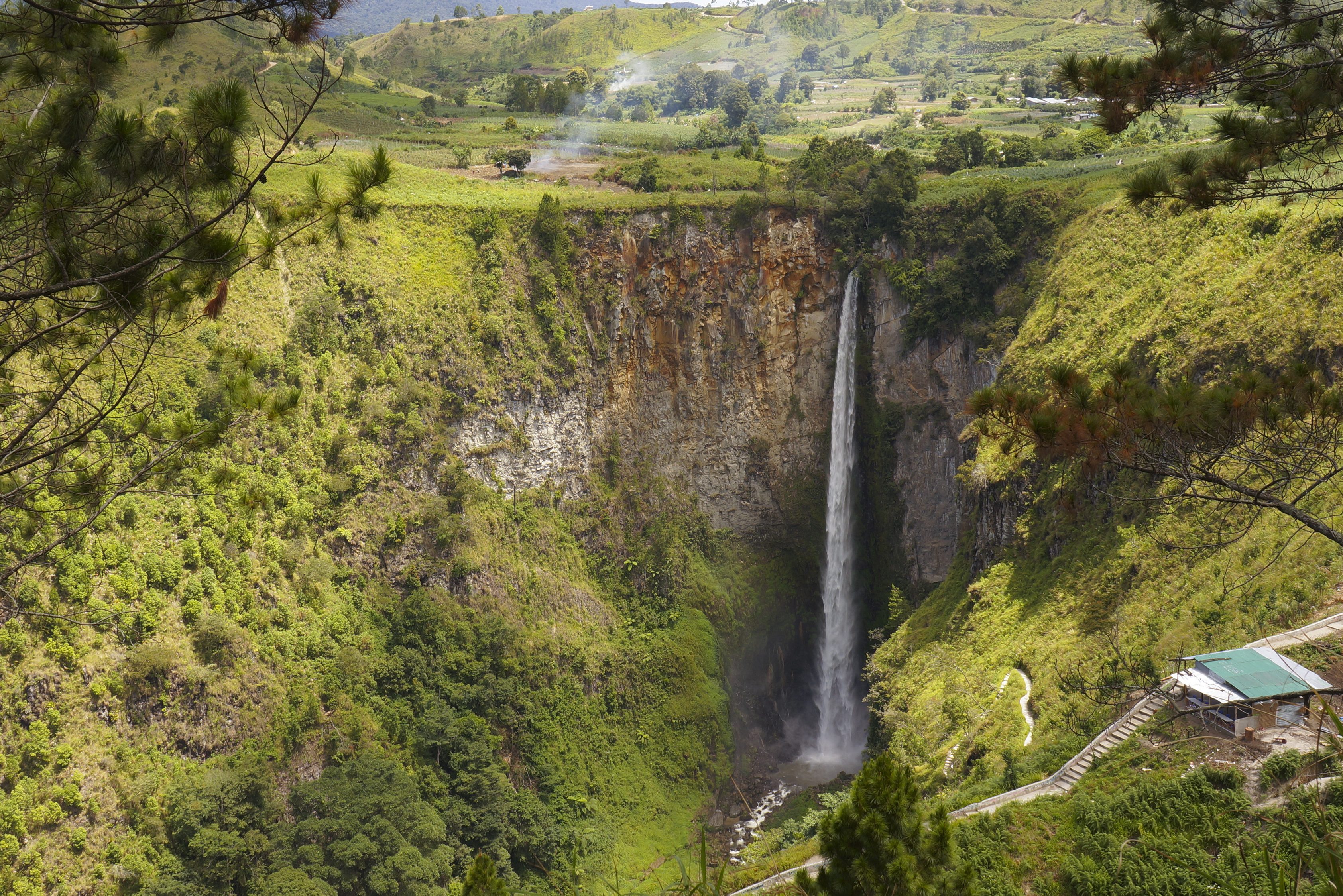 Sipiso piso waterval op Sumatra