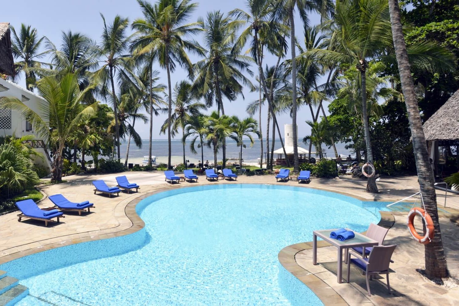 Safari zwembad in het Severin Sea Lodge in Bamburi Beach, Kenia