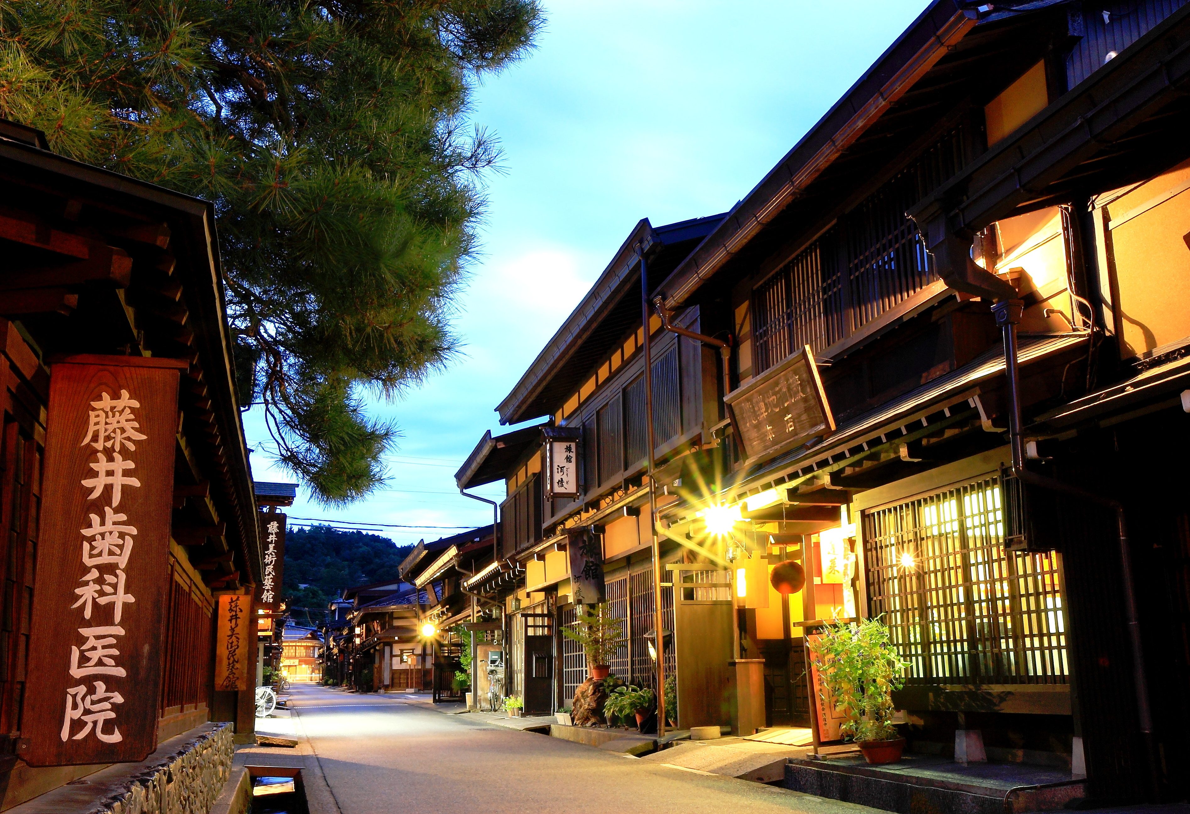 Takayama in de avond