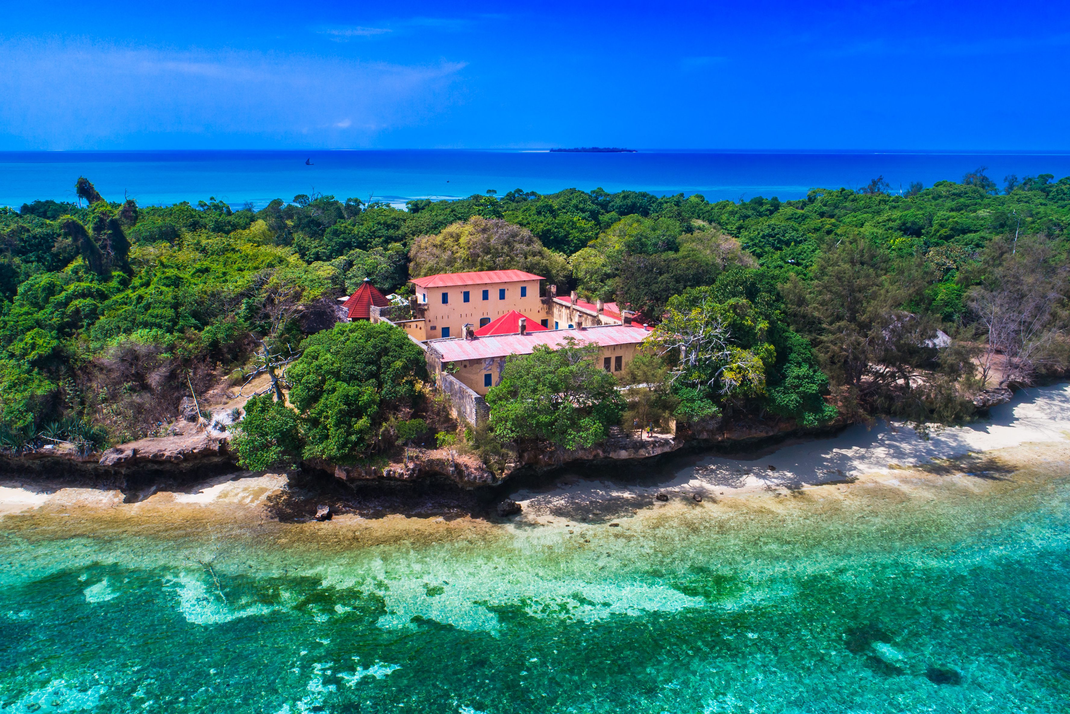 Prison Island nabij Zanzibar gezien vanuit de lucht