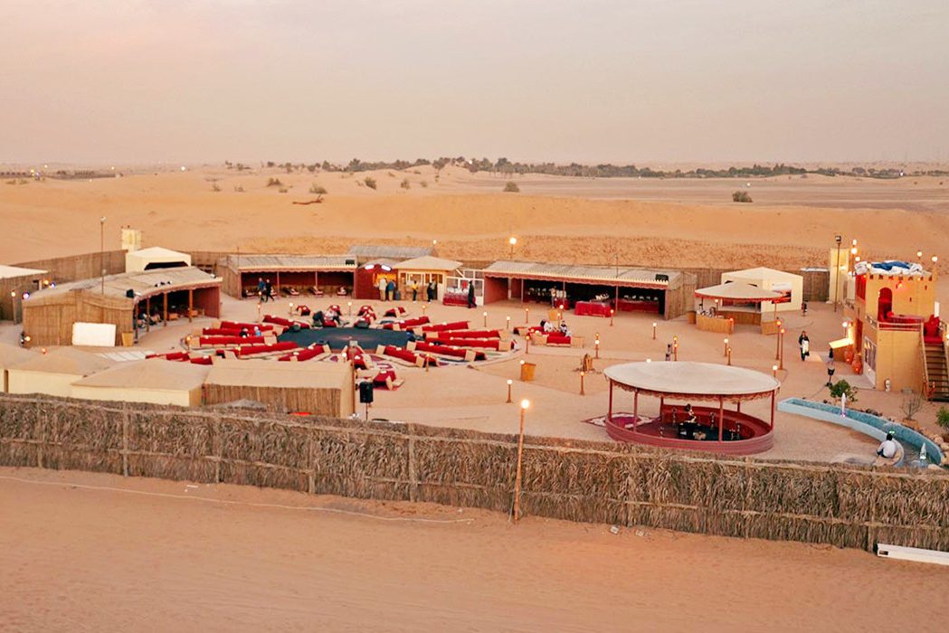 Woestijnkamp desert jeep safari excursie vanuit Dubai
