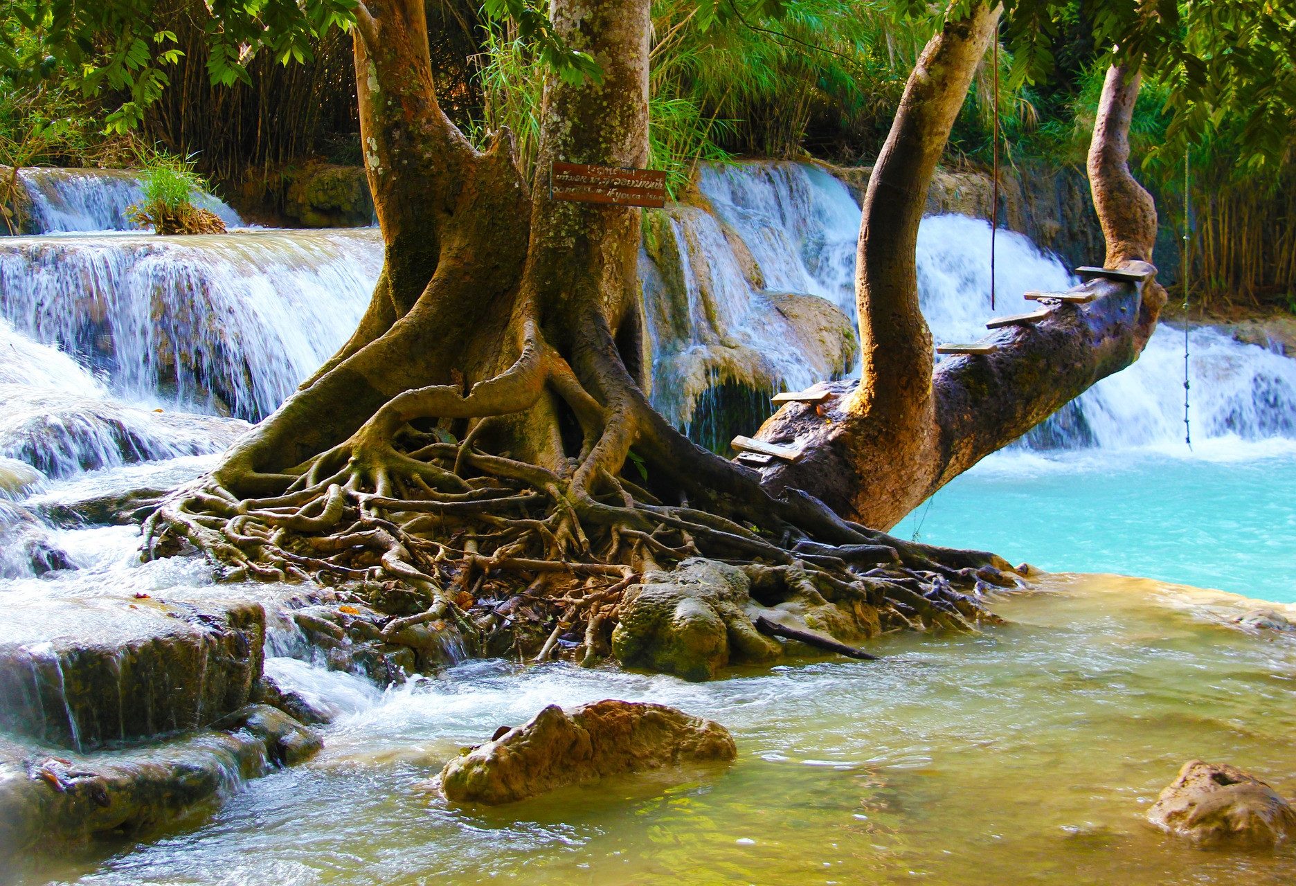 Erawan watervallen in Kanchanaburi, Thailand