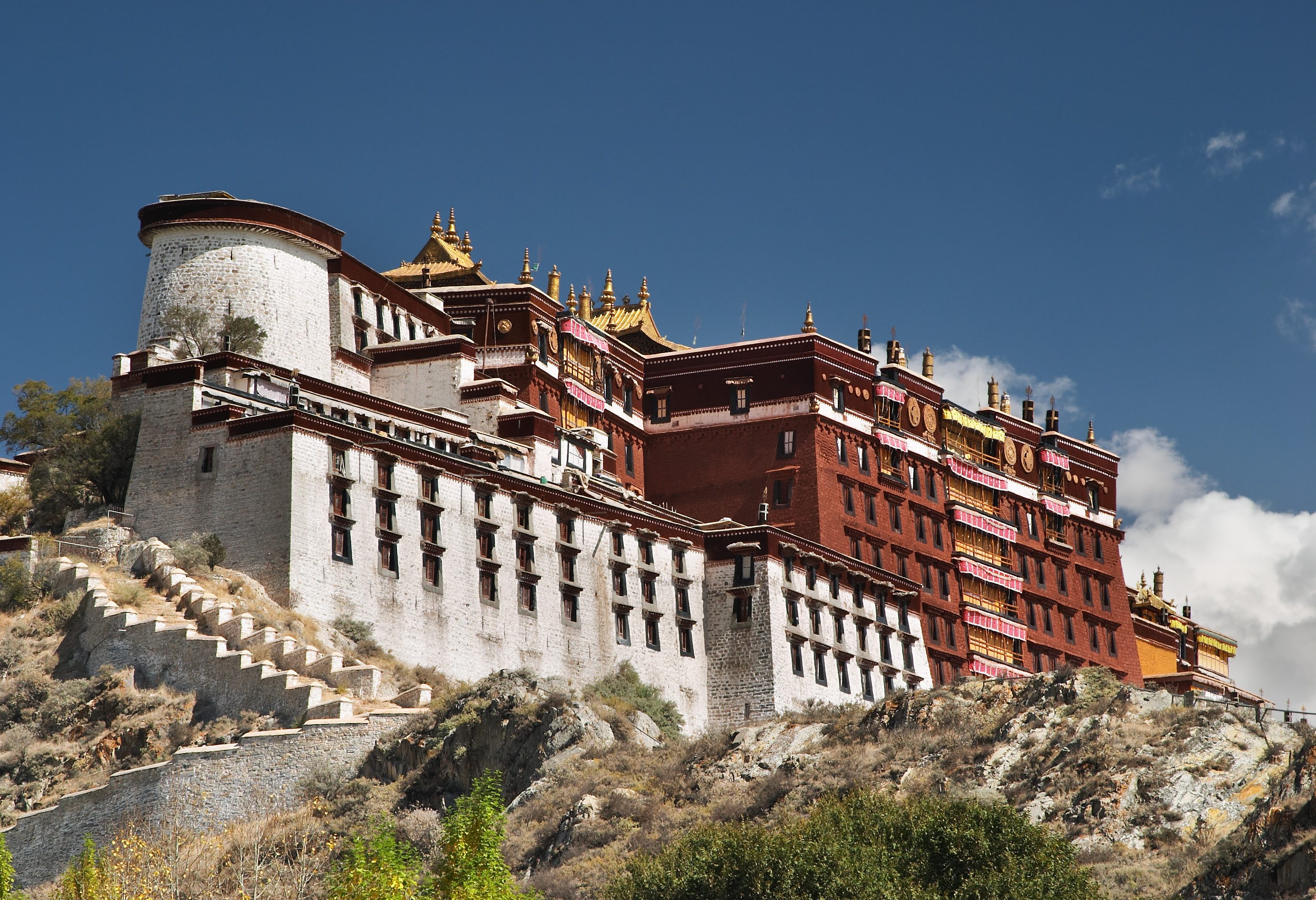 Het Potala paleis in Lhasa in Tibet