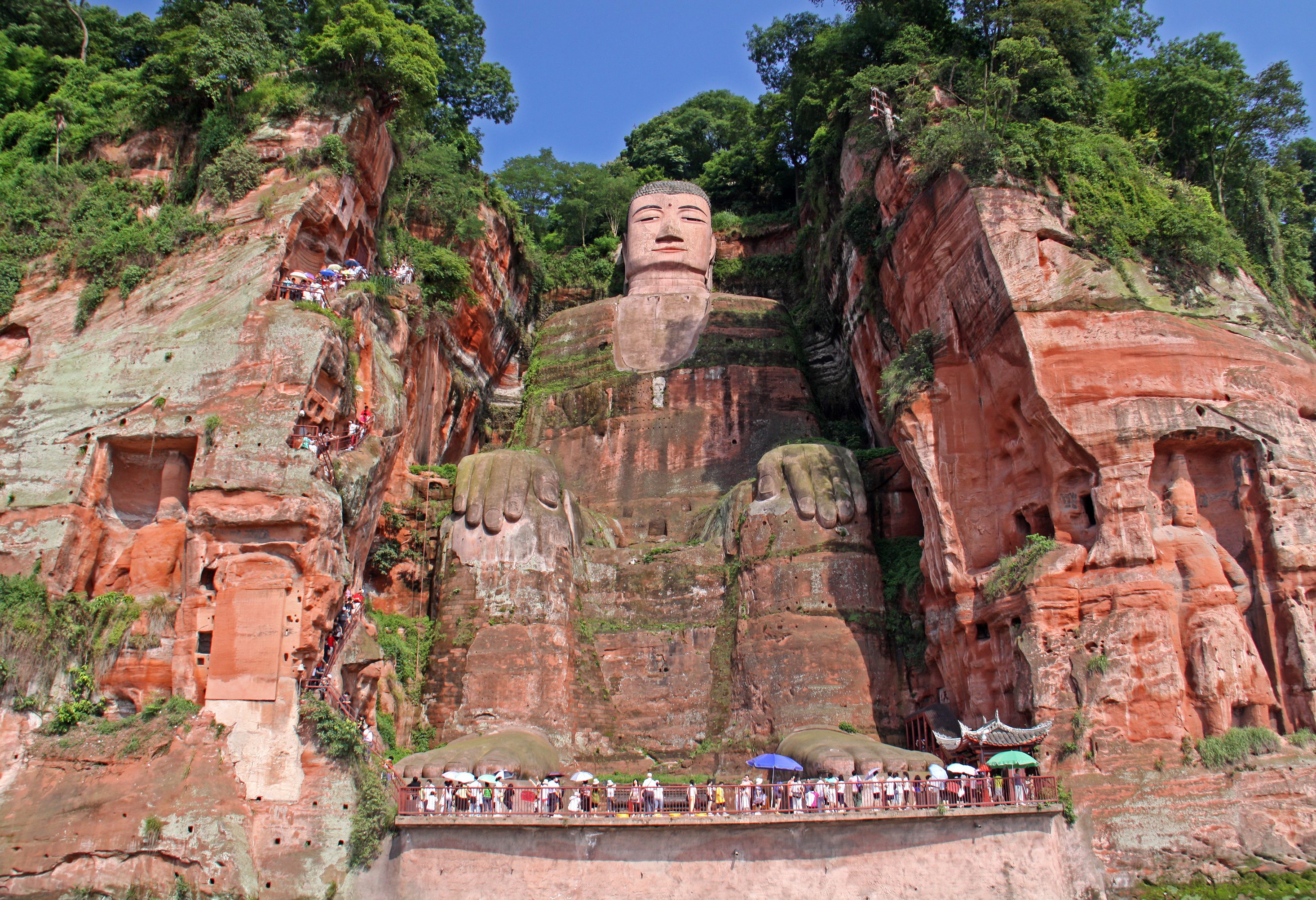 De Stenen Boeddha in Leshan in China