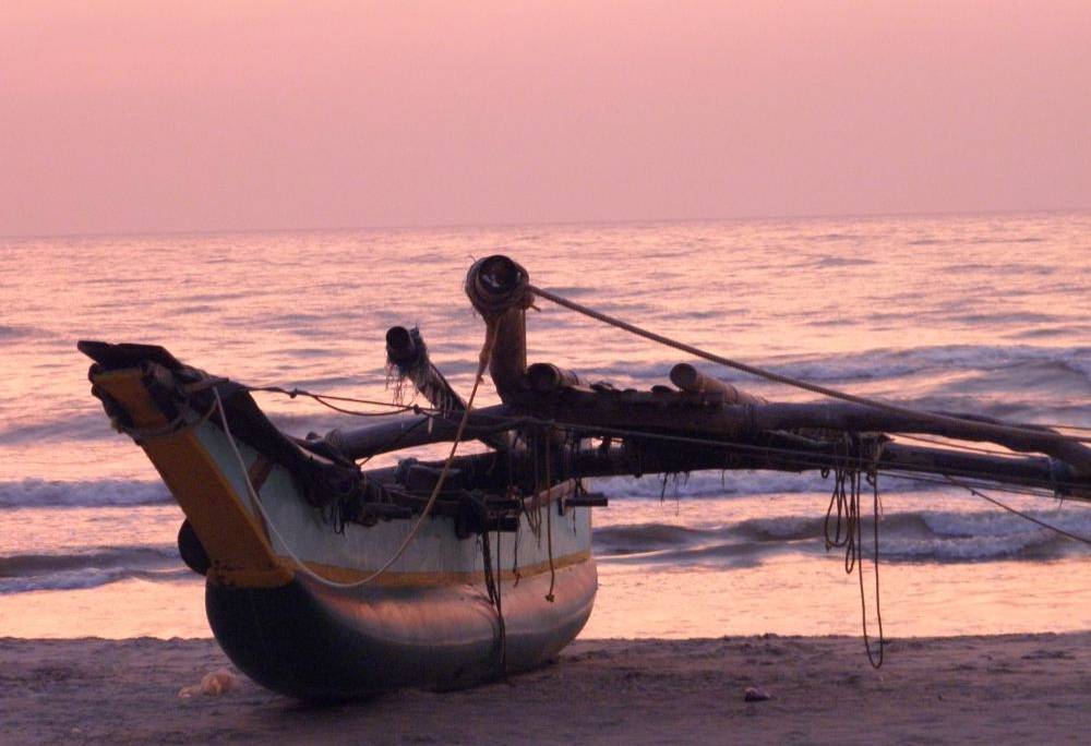 Boot op het strand van Negombo
