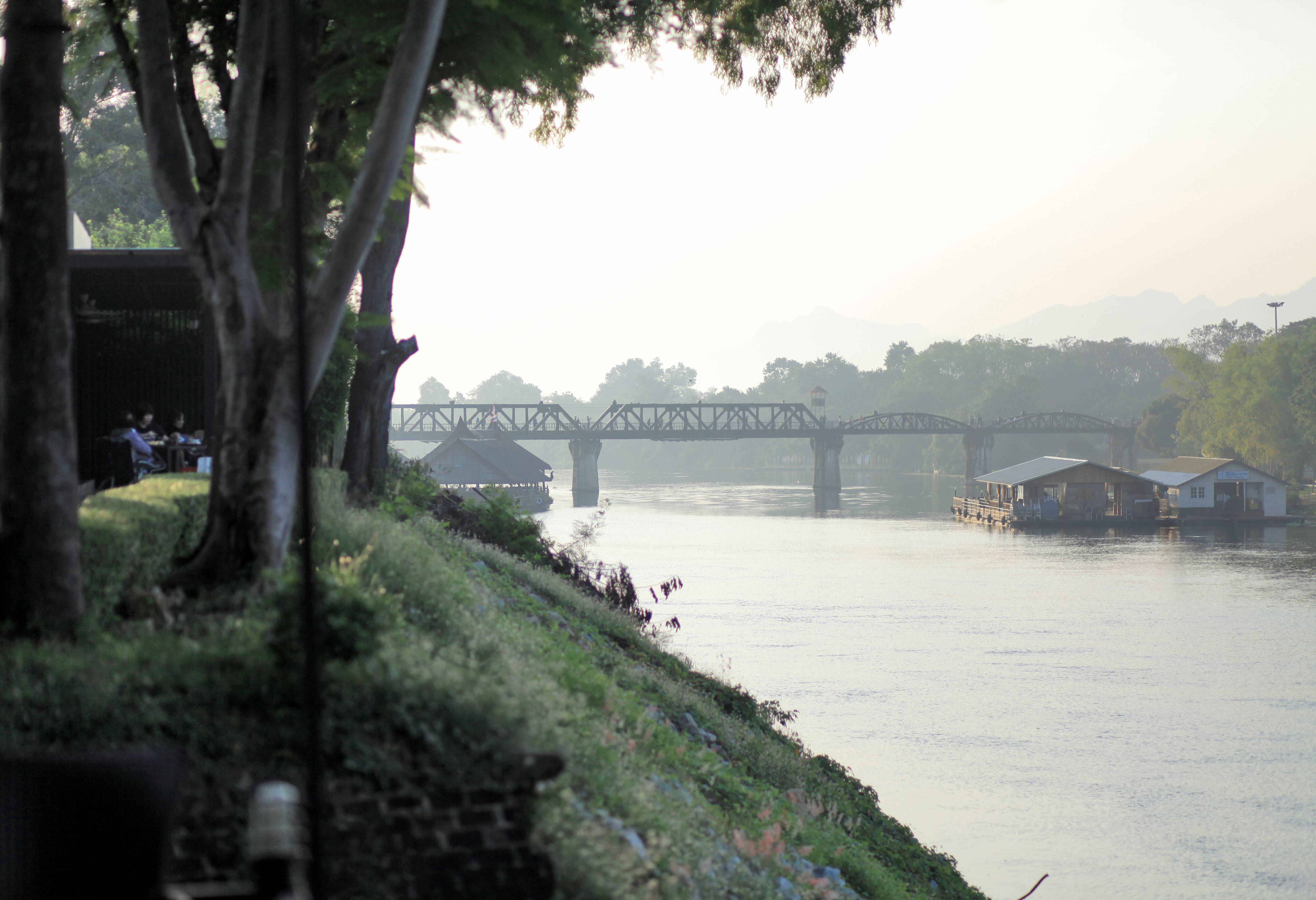 Uitzicht vanaf het U Inchantree in Kanchanaburi, Thailand
