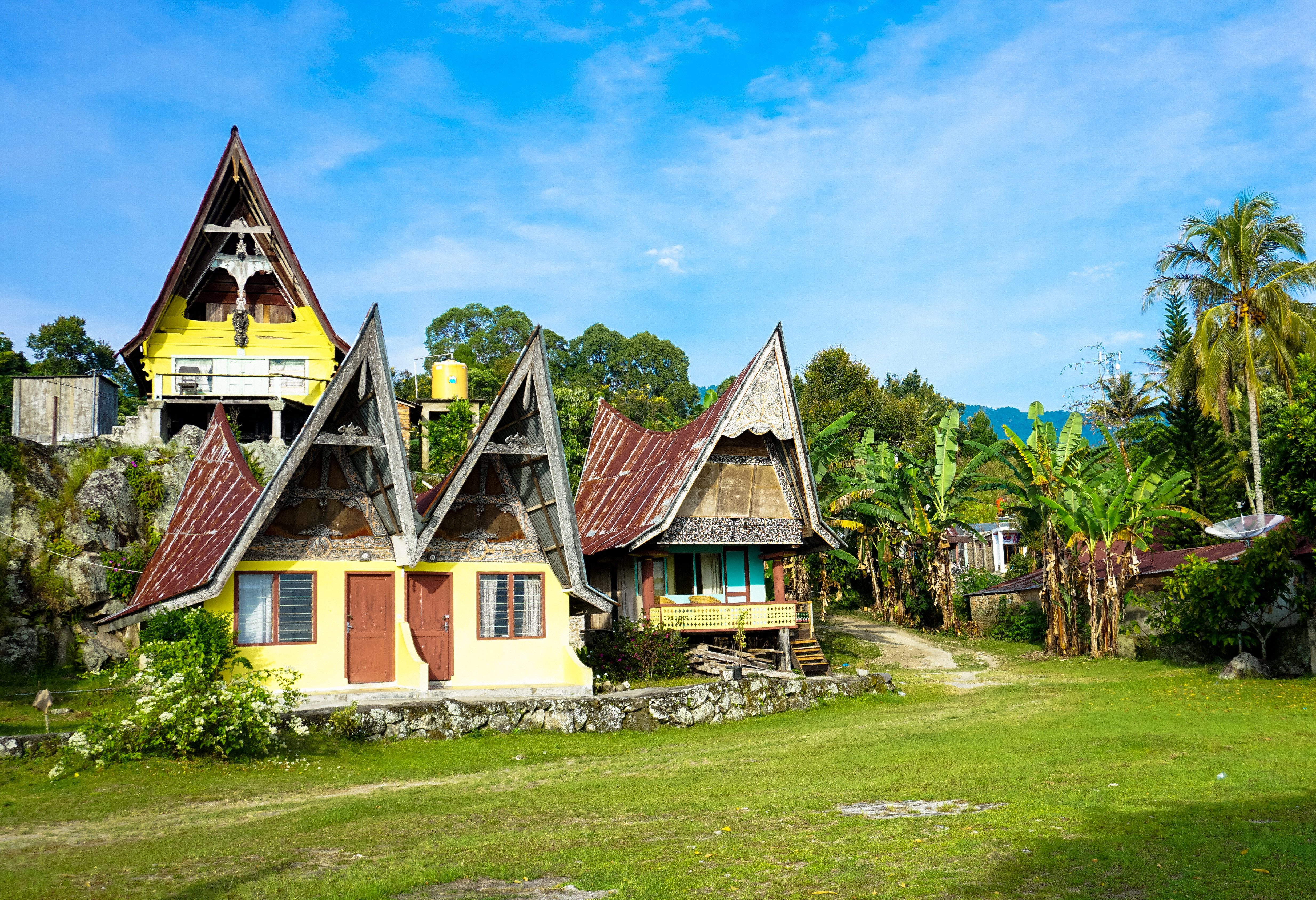 Dorp met batak huizen Samosir Toba meer Sumatra