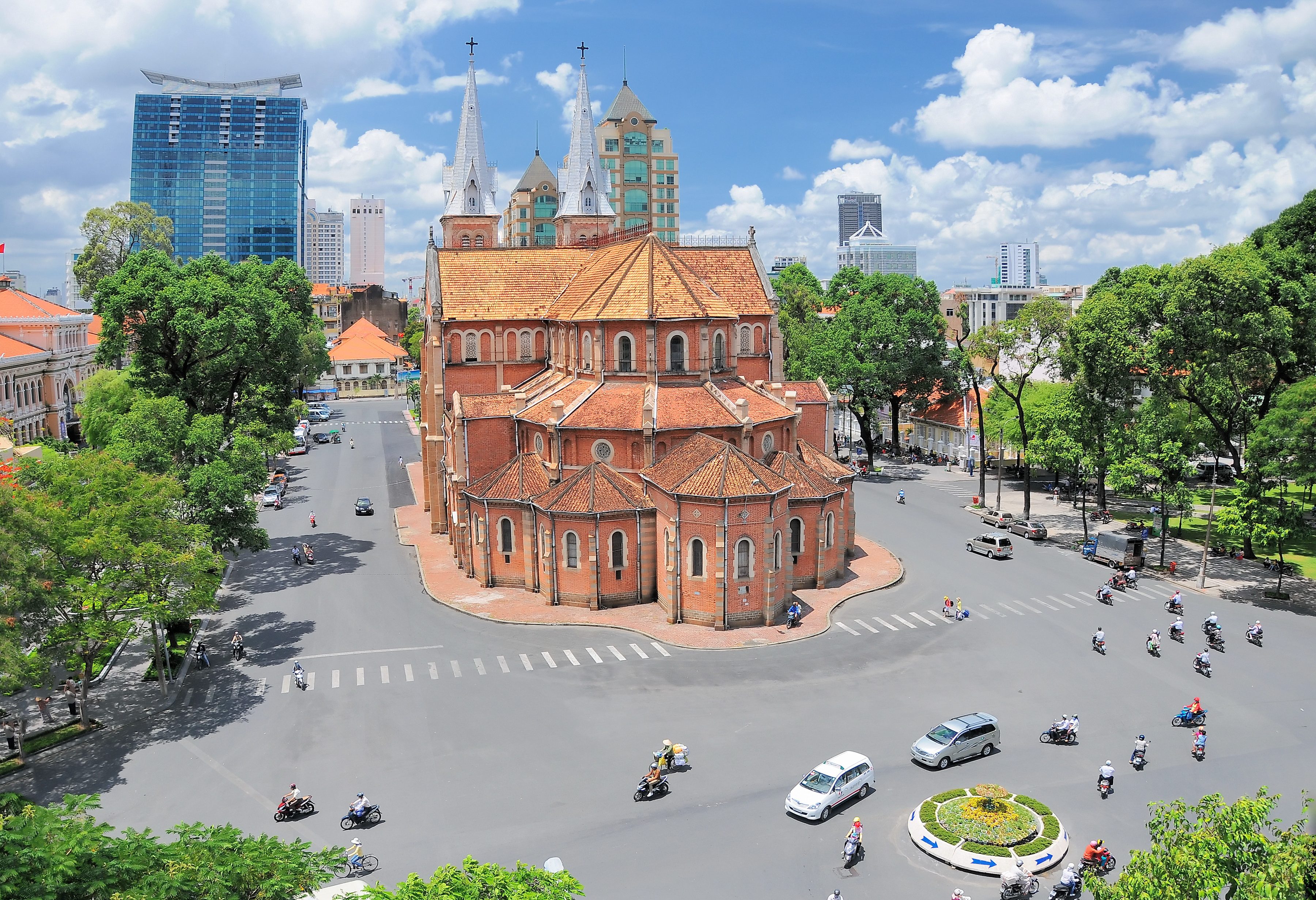De Notra Dame basiliek in Ho Chi Minh Stad in Vietnam
