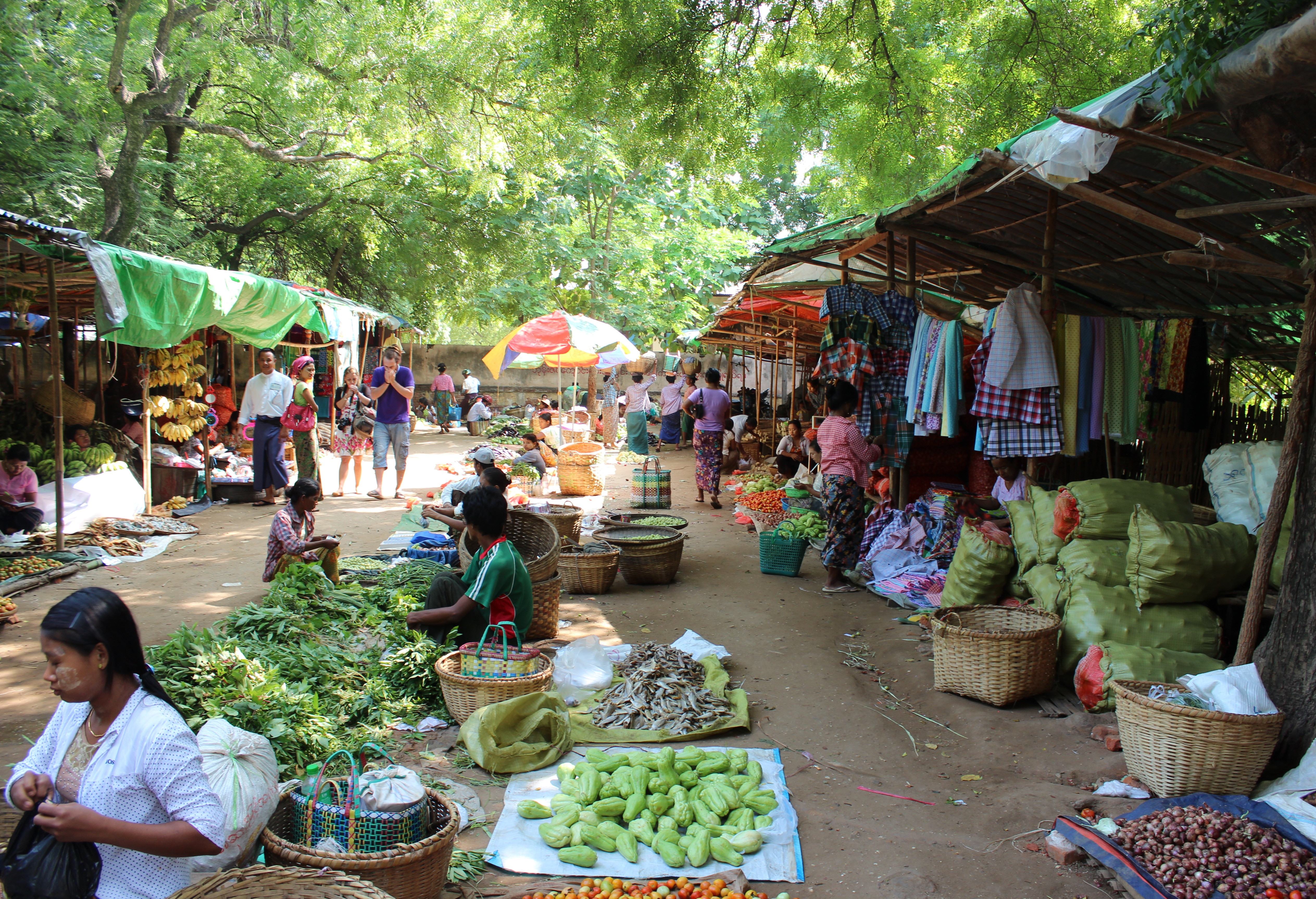 Lokale markt Nyaung U Bagan in Myanmar