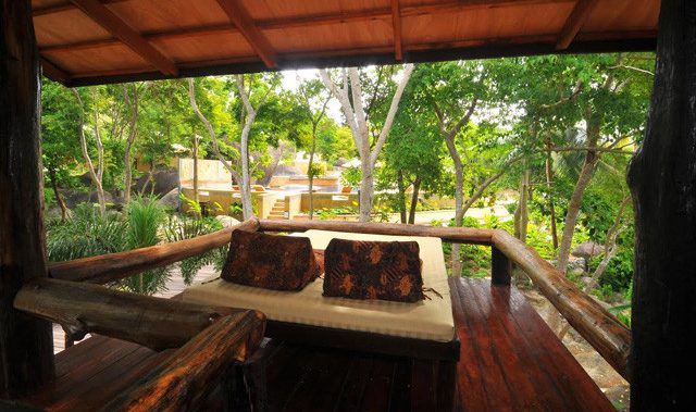 Balkon van de Deluxe House in het Sensi Paradise Resort op Koh Tao in Thailand