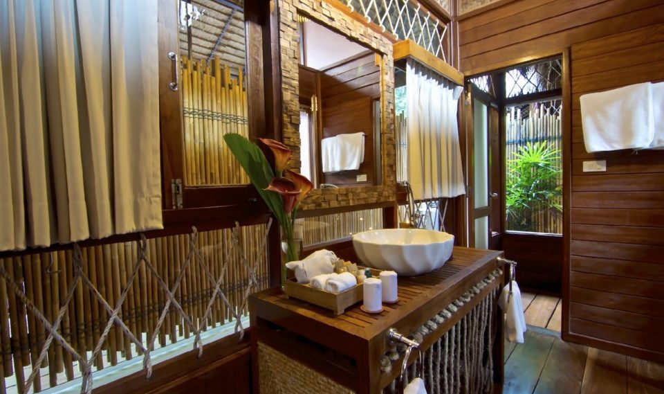 Villa badkamer in The FloatHouse River Kwai in Kanchanaburi in Thailand