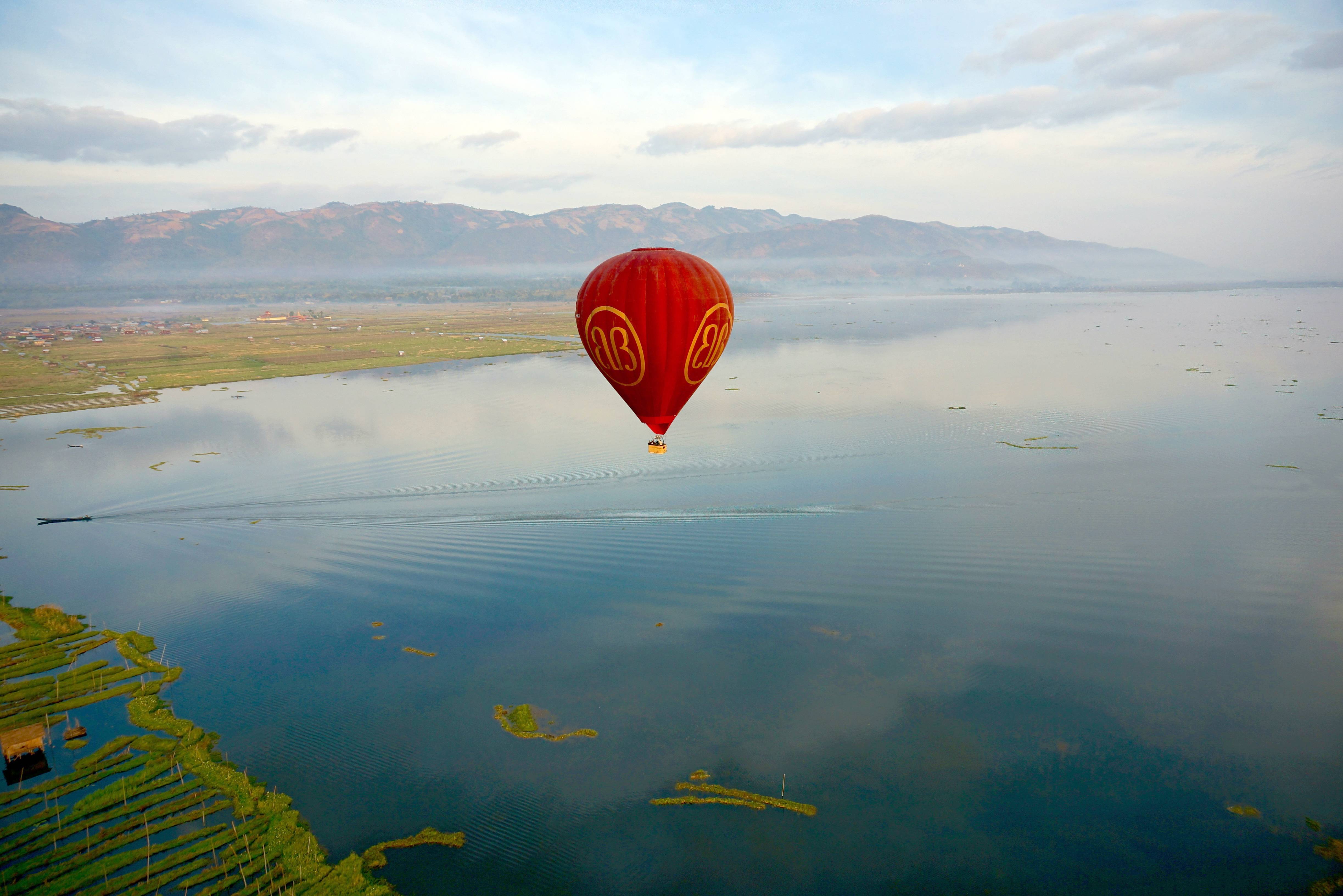 Ballonvaart Inle Lake Myanmar